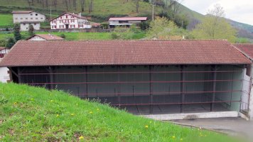 Ezterenzubi, pilotalekua