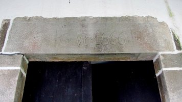 Urdozko ermita, sarrerako atean data