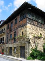 Platain etxea berritu aurretik, Pasai Donibane