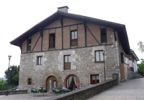 Bikarioetxea etxea Adunan