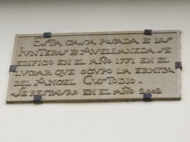 Abellanedako etxe bateko plaka