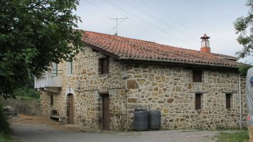 San Pantaleon baserria, Zalla