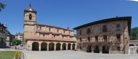 Andra Maria eliza eta udaletxea, Legazpi