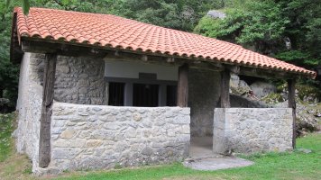 San Martin ermita Aldegoiena auzoan, Mañaria