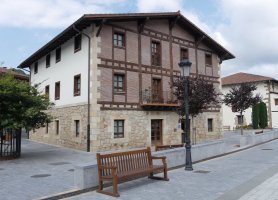 Orobione etxea, Lazkao