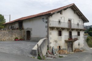 Herriko etxea, Albiasu