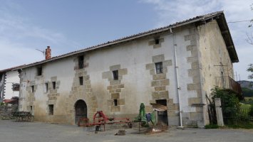 Herriko etxea, Albiasu