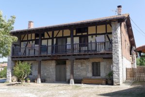 Apezetxea etxea, Arruitz