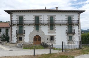 Osanbela jauregia, Uitzi