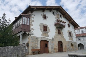 Herriko etxea, Uitzi