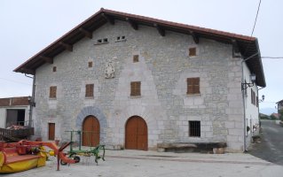 Herriko etxea, Mugiro