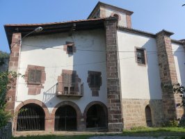 San Juan Bautista eliza, Oieregi