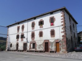 Errebote plazako etxea, Irurita