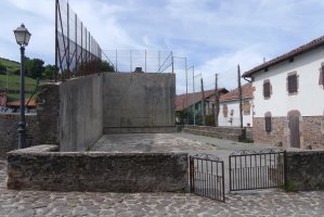 Frontoia, Gorostapalo