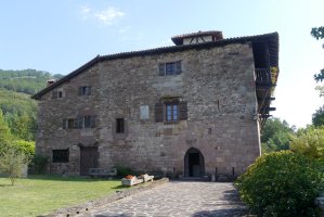 Zubiria dorretxea, Arraioz