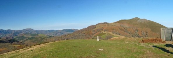 Idoieta gaina, atzean Labeaga-Ibantelli