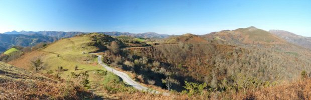 Panorama Nabarlatsako gaineko gailurretik