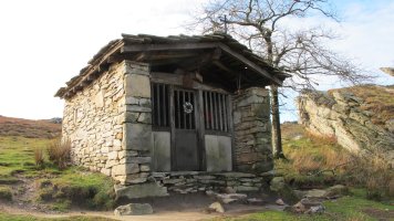 Ermita Ihizelaia inguruan, Azkaine