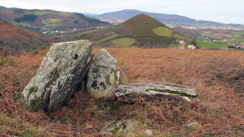 Galbario 1 trikuharria, Urruña