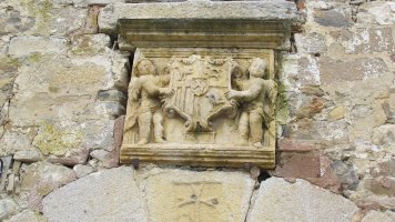 Etxearen armarria, Aldaba