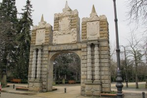 Takonerako portala, Iruñea