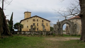 Azkubea jauregia, Azkaine