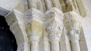 Asuncion eliza, Lehuntze