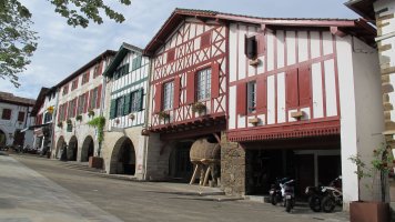 Bastidako etxeak, Bastida