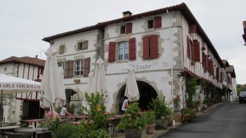 Maison Forgues etxea, Bastida