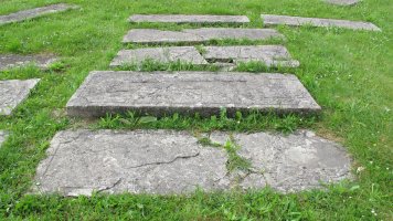 Isrraeliten Hilerria, Bastida