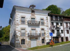 Larunbe jauregia, Bera