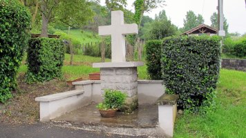 Gurutzea plazan, Burge