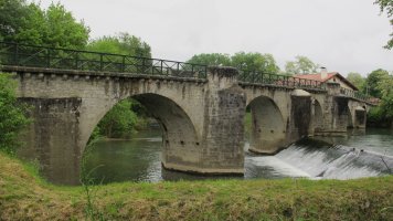 Zubia La Bidouze erreka gainean, Erreiti