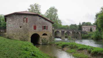 Errota, zubia eta eliza, Erreiti