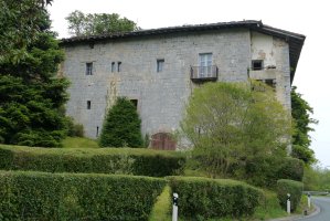 Laurgain dorretxea, Aia