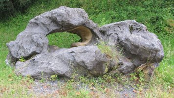 Harri berezia, Aiherra