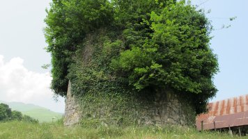 San Lorenzo ermitaren hondakinak, Kaserna