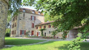 Uharteko jauregia, Uhartehiri