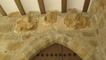 San Migel eliza, Zufia