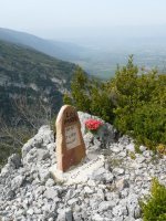 Oroitarria Burgiako gailurrean