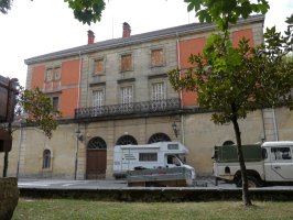 Ajuria jauregia, Araia