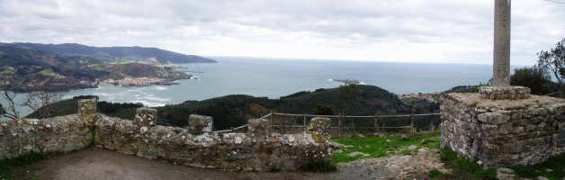 Atxarretik itsaso aldera ikuspegia