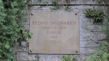 San Pedro ermita egon zan lekuko plaka, Etxaleku