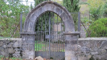 San Pedro ermita izandakoaren atea, Etxaleku