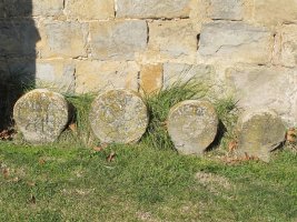 San Martin eliza, Egues