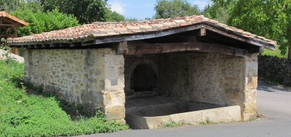 Iturruzar iturria, Manurga