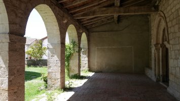 San Martin eliza, Nuin