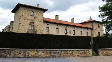 Iturrate jauregia, Sarria