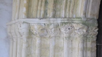 San Pedro eliza, Beluntza