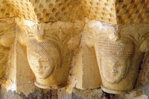 San Roman eliza, Arriano